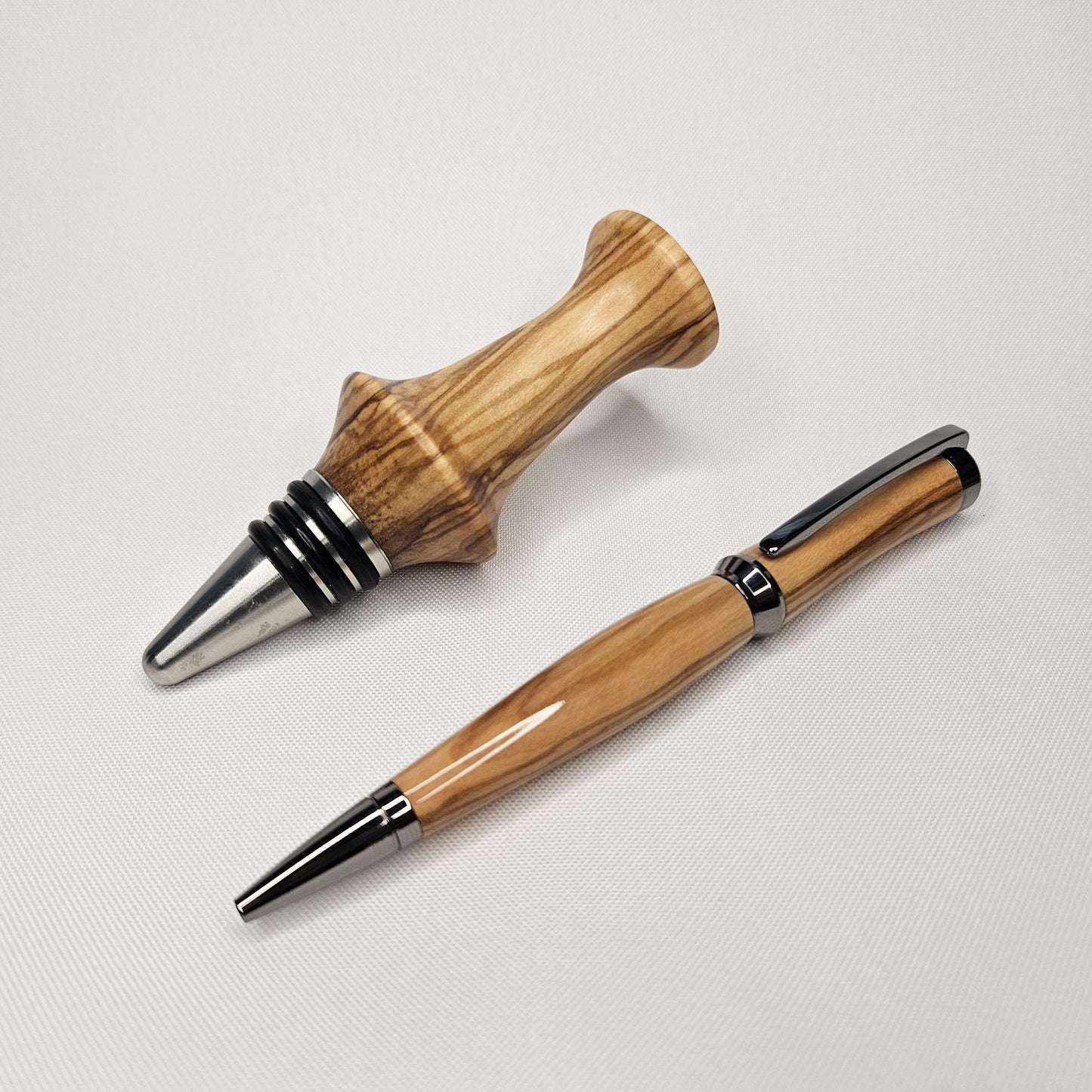 Italian Oivewood Pen & Wine Stopper Gift Set